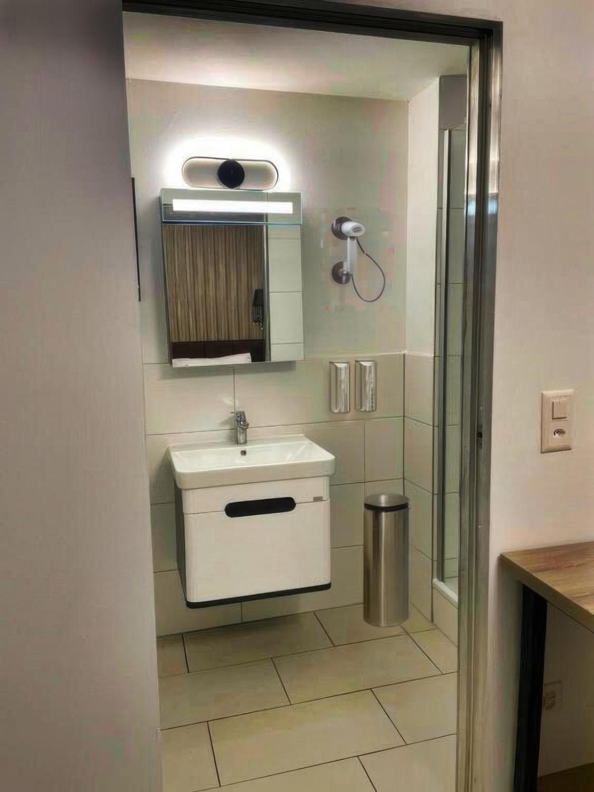 Nani City Hotel Цюрих Екстер'єр фото